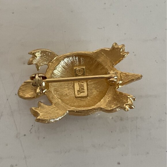 Vintage Gold Tone Turtle Brooch Pin With Cream Enamel Shell - Picture 2 of 6